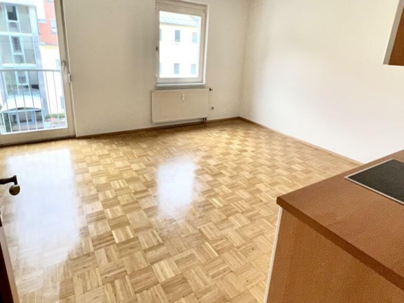 Wohnraum mit offener Küche