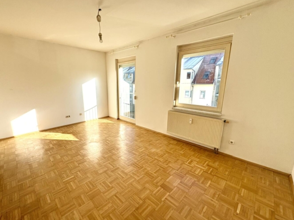 Wohnzimmer mit französischem Balkon