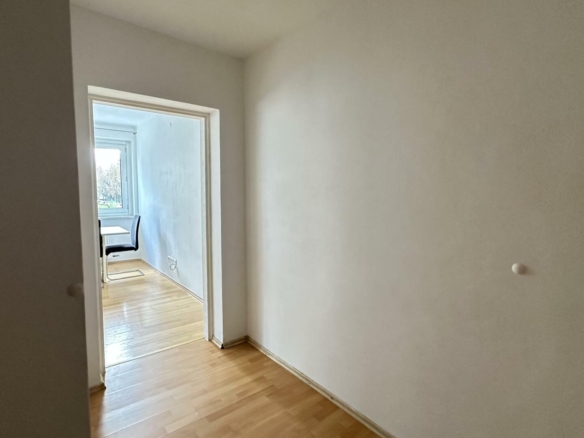 20251001_093439922_iOS