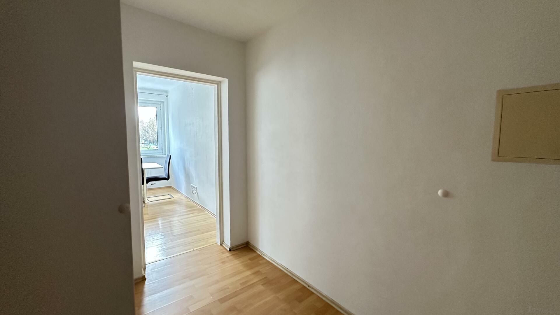 20251001_093439922_iOS